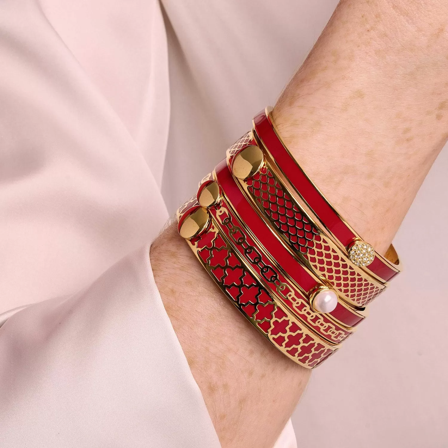 Halcyon Days Skinny Chain Red & Gold Hinged Enamel Bangle | Flash Sale